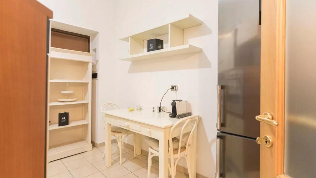Italianway - Galleria Unione Apartment มิลาน ภายนอก รูปภาพ